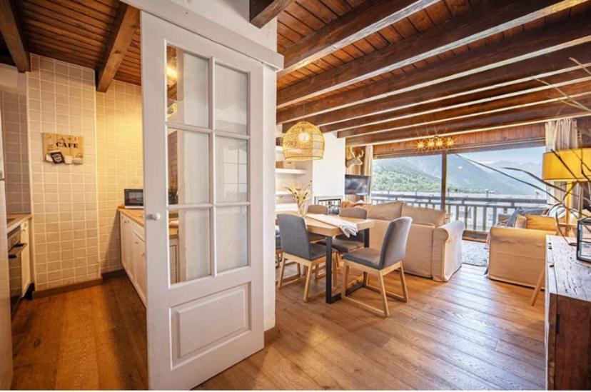 Villa Casa Catania-Acogedora Casa Con Impresionantes Vistas-Fibra Optica Salardú Exterior foto